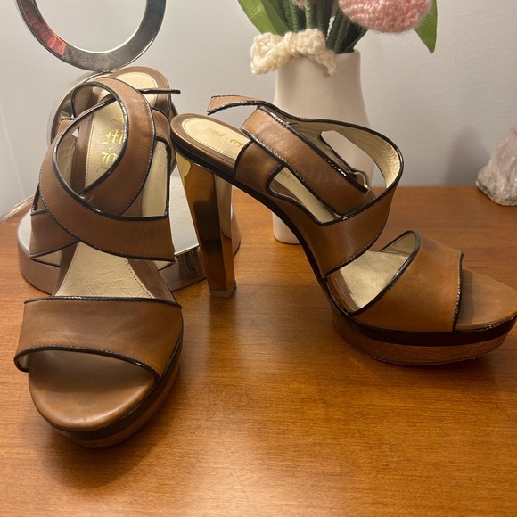 LAMB strappy heels - Picture 3 of 6